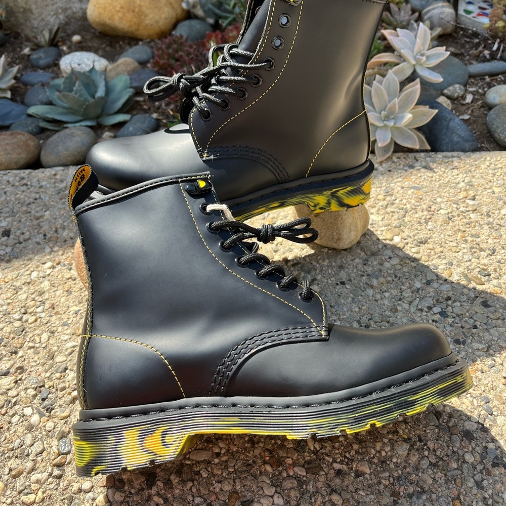Dr. Martens Smooth Black Leather 1460 Marbled Sole Boots - Picture 3 of 16